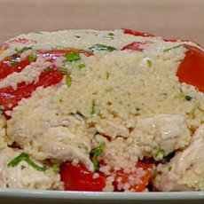 Салат с куриной грудкой, кус-кусом и сладким перцем