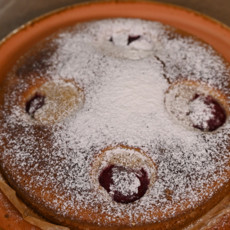 Молочный пирог со сливами