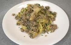 Фетучини с фаршем и артишоками