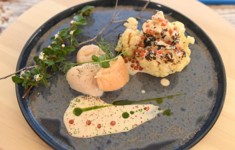 Морской гребешок в икорном соусе с цветной капустой