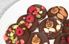 Шоколадные медианты с орехами и сухофруктами