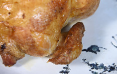 Цыпленок, фаршированный сухофруктами и орехами