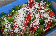 Салат с булгуром и печеными перцами