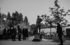 Памятник Льву Толстому появился в МГИМО