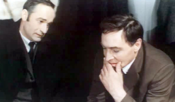 Человек с другой стороны