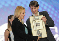 Главный редактор телеканала «Авто Плюс» Павел Федоров объявил победителя в номинации «Минивены» на премии «Автомобиль года в России 2011»