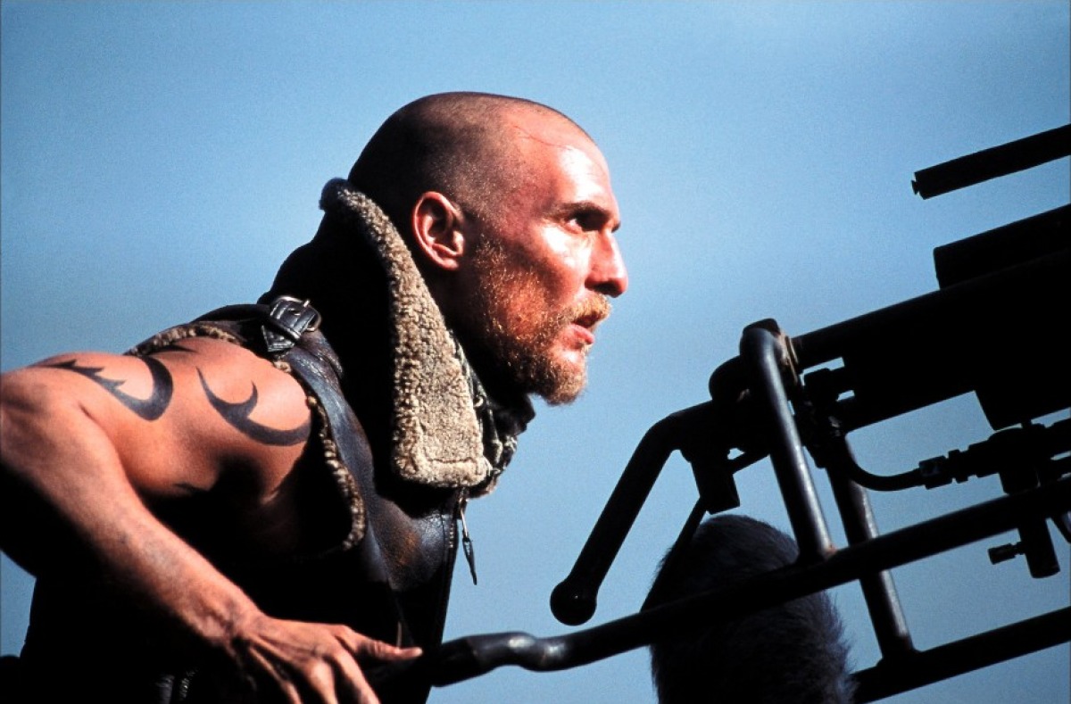 Власть огня. Мэттью Макконахи власть огня. Власть огня (Reign of Fire), 2002. Метью Макконахи в фильме власть огня. Власть огня фильм 2002 Мэттью Макконахи.